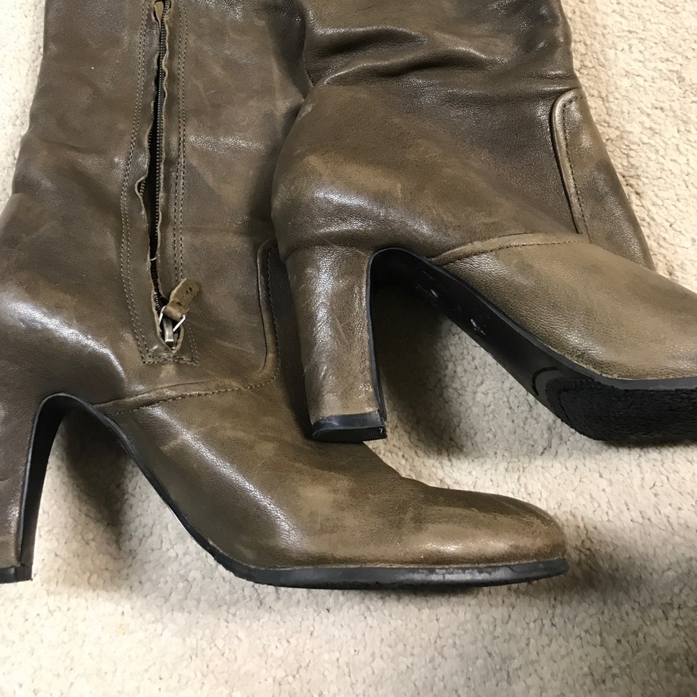 Boots - Picture 2 of 5